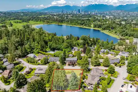 Build a Dream Estate in Deer Lake