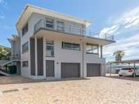 EXQUISITE PROPERTY WITH TABLE MOUNTAIN VIEWS