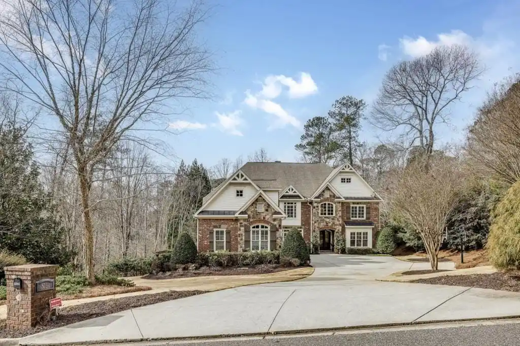 Exceptional Custom Home on a Picturesque Cul-de-sac
