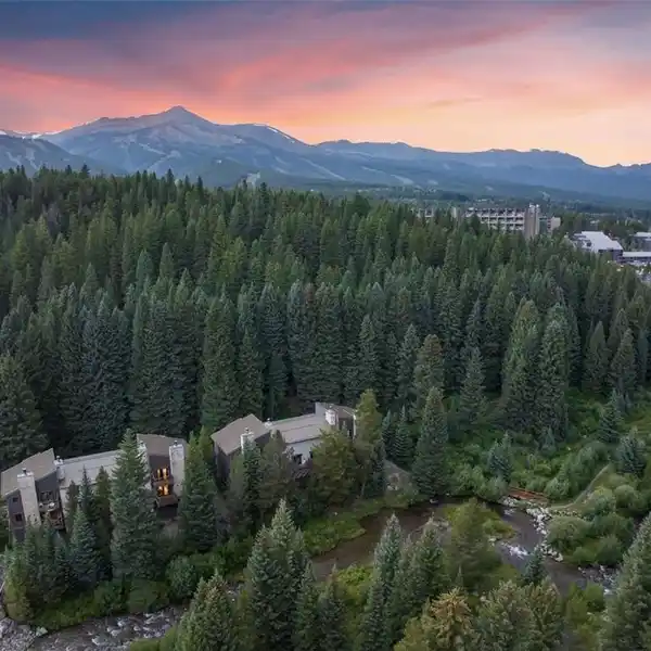 ULTIMATE MOUNTAIN END-UNIT TOWNHOME