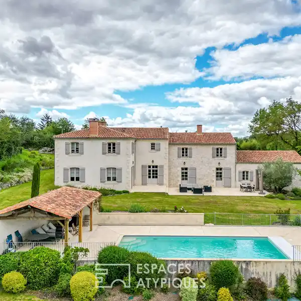 TIMELESS COUNTRY ESTATE NEAR VENDEE BEACHES