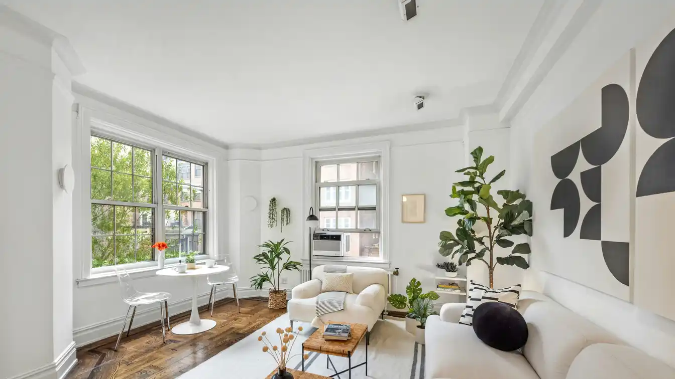 Charming and Quiet One Bedroom Apartment