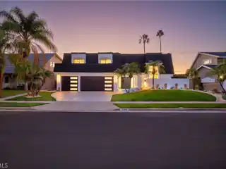 Modern Masterpiece with Soaring Ceilings and Luxury Touches