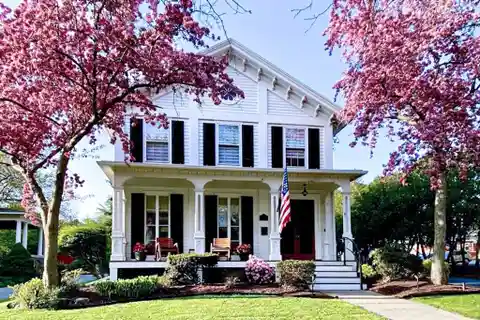 Quintessential Skaneateles Gem