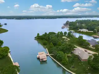 Delightful Cedar Creek Waterfront Home