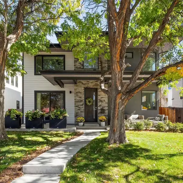 CORY-MERRILL GEM MINUTES FROM CHERRY CREEK NORTH