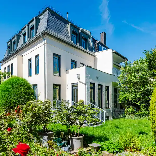 STYLISH VILLA IN EXCLUSIVE LOCATION