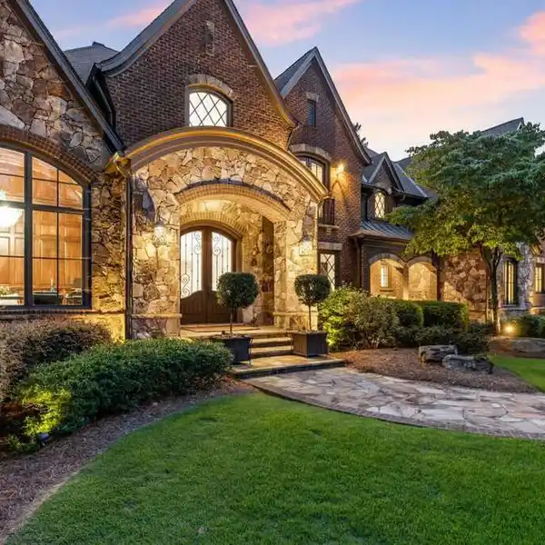 CUSTOM HOME ON THE GREG NORMAN-DESIGNED COURSE IN THE RIVER CLUB