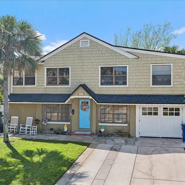 POOL HOME ON A DOUBLE LOT