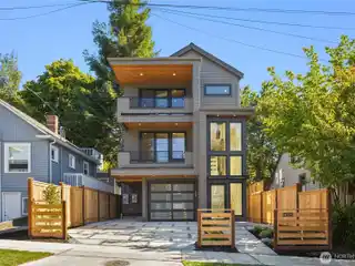 Contemporary Luxury with Refined Ambiance