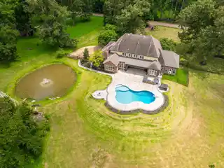 Elegant Country Escape with Lavish Amenities
