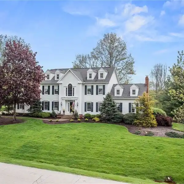 SOUTHERN STYLE COLONIAL IN CHADDS FORD