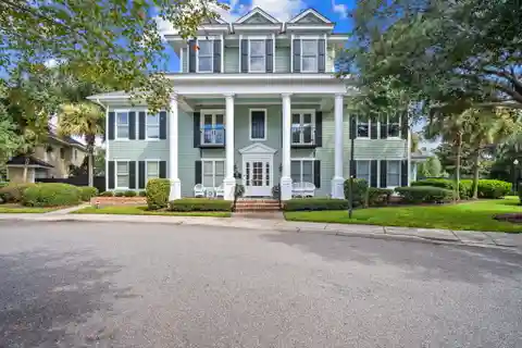 Luxurious Second Floor Condominium