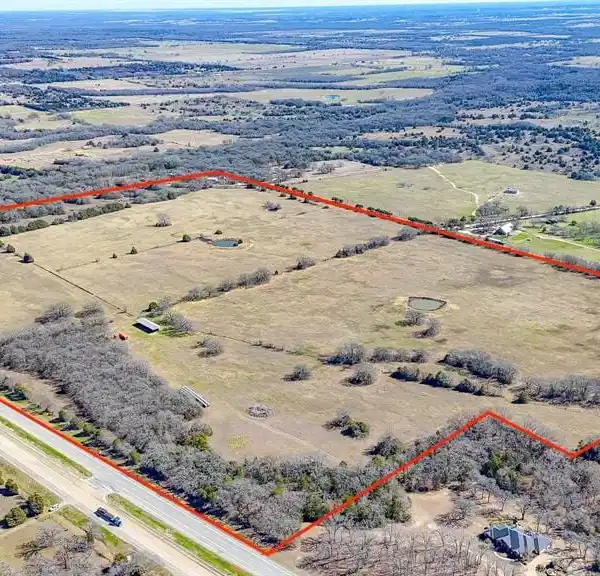 SPRAWLING 130-ACRE-PLUS PROPERTY