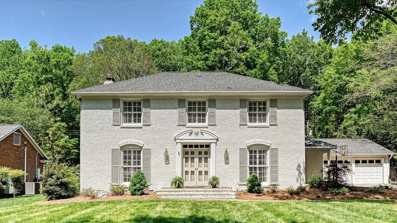 Beautifully Updated Home in Beverly Woods East