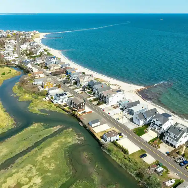RENOVATED COASTAL RETREAT