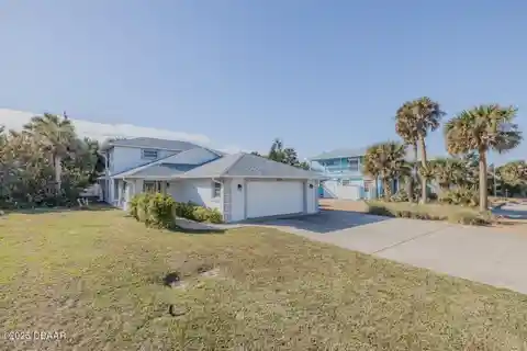 Immaculate Home Steps to the Beach