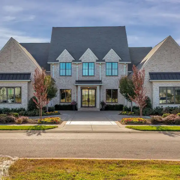 PERSONAL PARADISE AWAITS IN STUNNING REFINED HOME