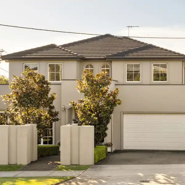 MODERN ELEGANCE WITH FAMILY COMFORT