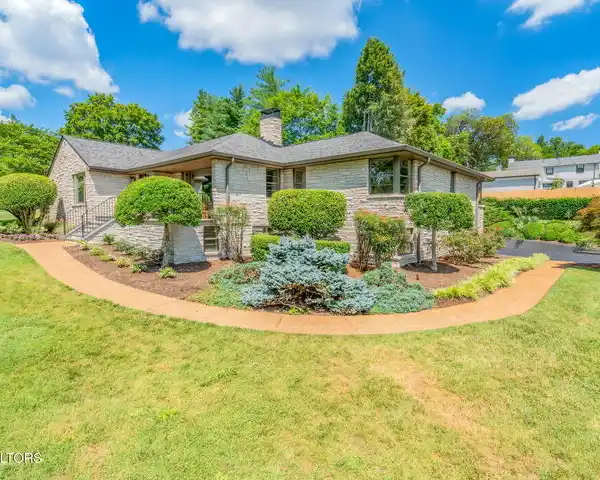 RESTORED STONE HOME BLENDING HISTORIC ELEGANCE