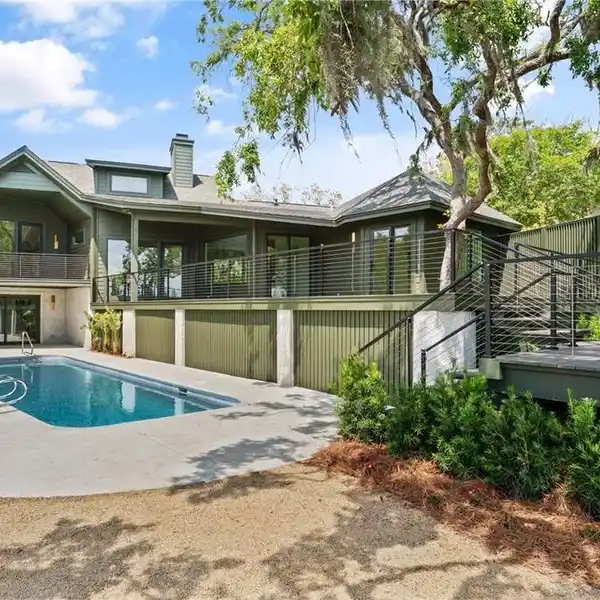 MOVE-IN READY MARSHVIEW HOME WITH SEA ISLAND VIEWS