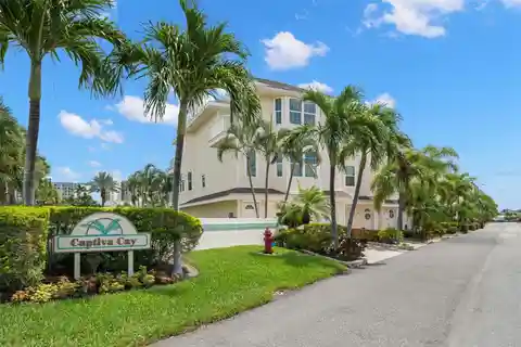 Elegant Key West Style Waterfront Townhome
