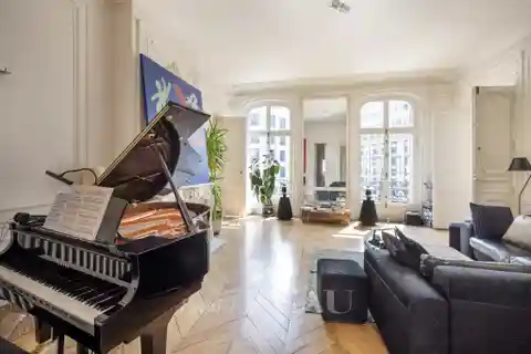 Lovely Apartment with Unobstructed Views