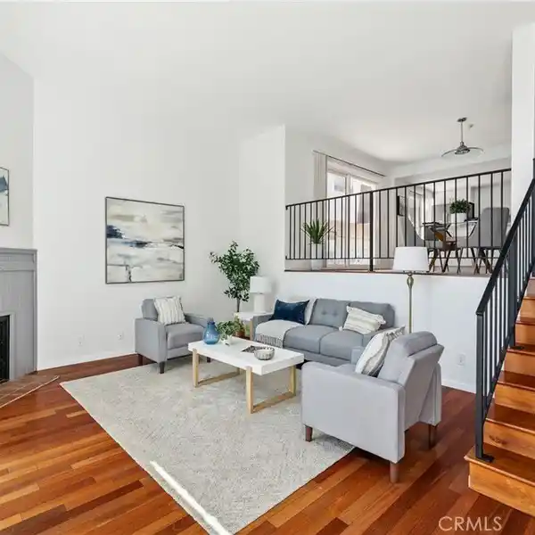 AMAZING TOWNHOME NEAR ALL AMENITIES