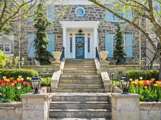 Upper St. Clair Charm on a Full Acre