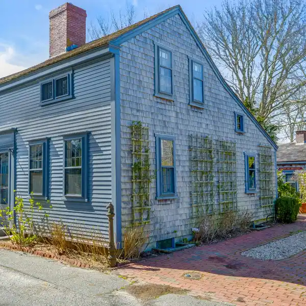 CHARM-FILLED NANTUCKET COLONIAL WITH BACK YARD STUDIO