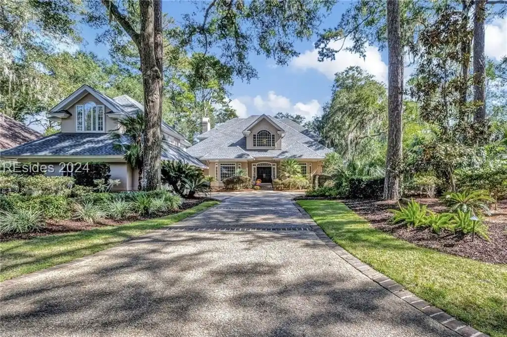 Gem in Prestigious Colleton River