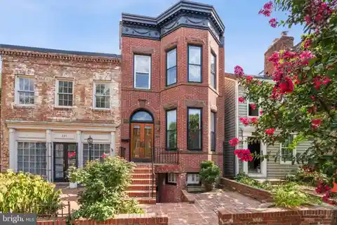 Circa 1905 Bayfront with Prime Location