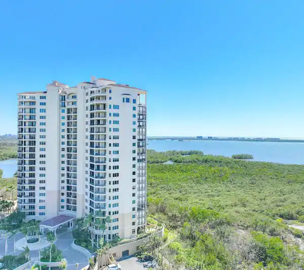 LUXURIOUS TWO-STORY PENTHOUSE WITH SWEEPING VIEWS