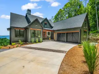 Recently Completed Beauty in Bright's Creek