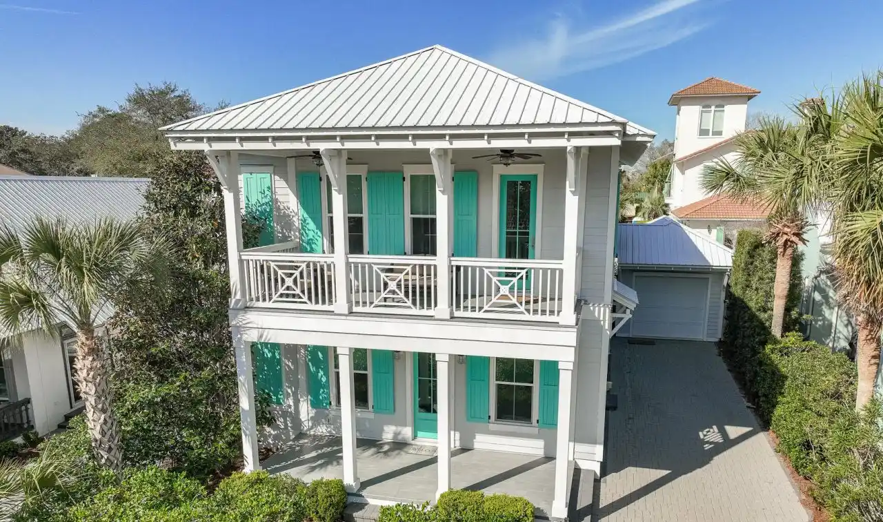 Luxury Living in Prestigious Caribe