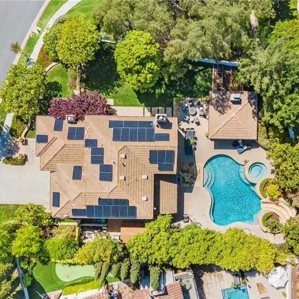 THE ULTIMATE CALIFORNIA LIFESTYLE: INDOOR-OUTDOOR LIVING REDEFINED