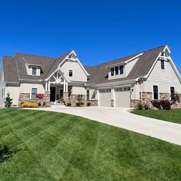 CUSTOM-BUILT CLASSIC WITH ENDLESS POSSIBILITIES