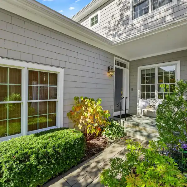 SUN-DRENCHED TOWNHOME AT PLEASANTVILLE COUNTRY CLUB