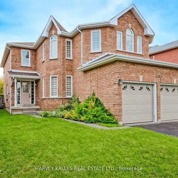 STUNNING DETACHED HOME PERFECT FOR FAMILIES