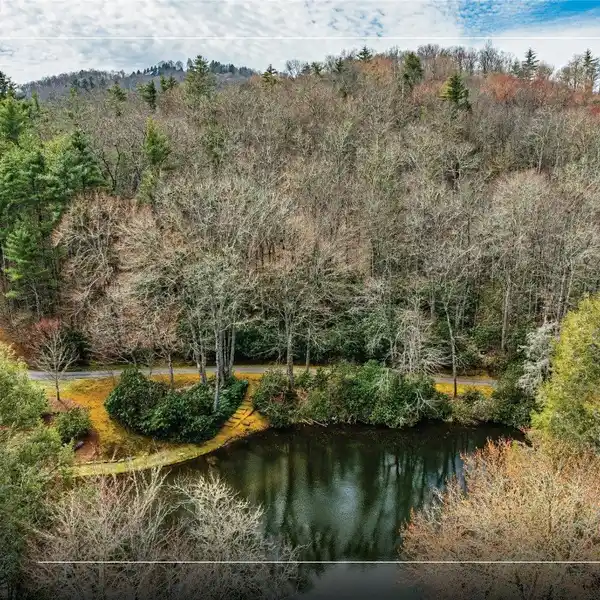 THE PERFECT CANVAS FOR YOUR DREAM MOUNTAIN RETREAT