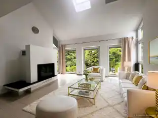 Elegant Semi-Detached House with High-Quality Furnishings