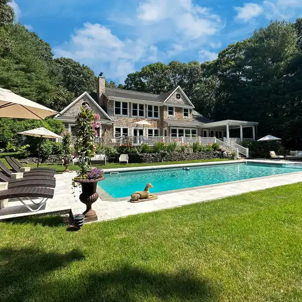 TRADITIONAL CONTEMPORARY HOME NEAR EAST HAMPTON VILLAGE