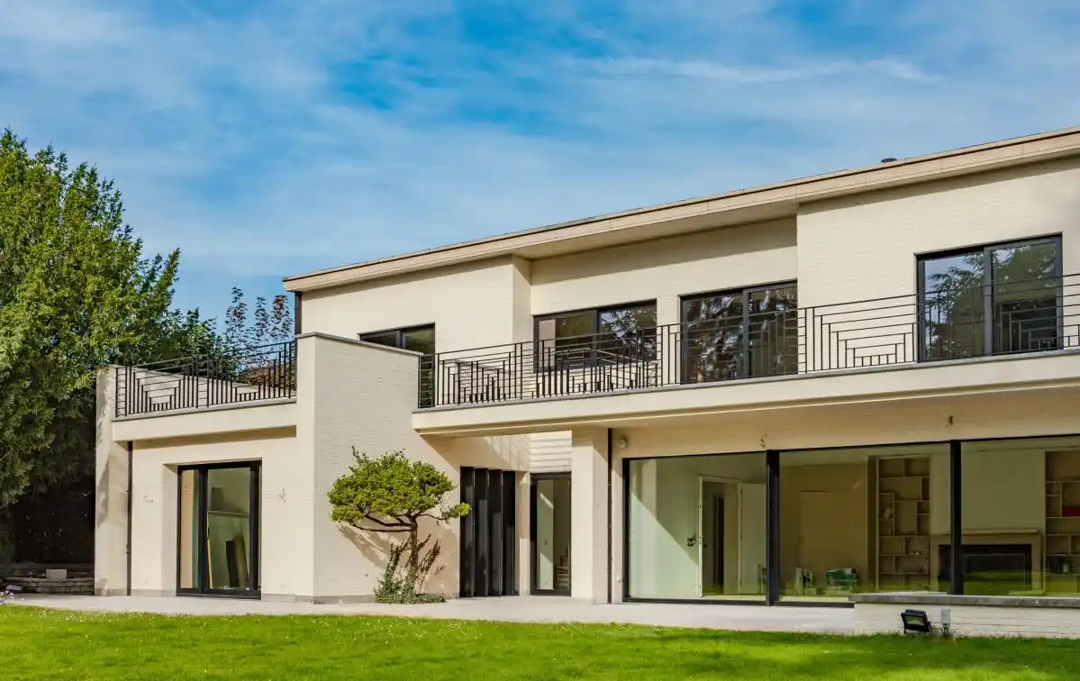 Rare Property in a Superb Green Environment