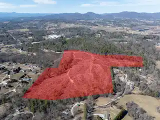 Exceptional 33.6-acre Tract