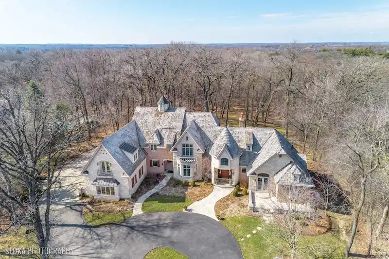 Luxury Living Meets Picturesque Tranquility