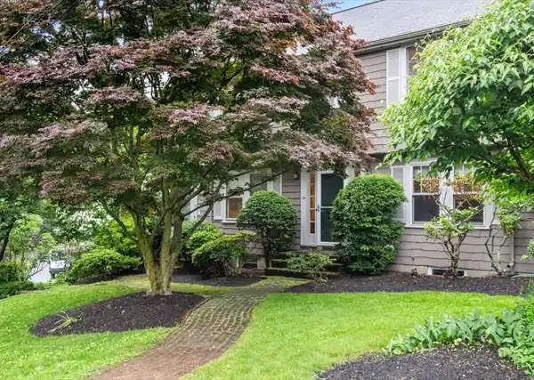 CHARMING HOME IN SOUGHT-AFTER AUBURNDALE
