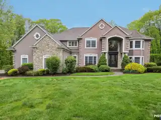 Exquisite Custom Colonial in Sawmill Estates