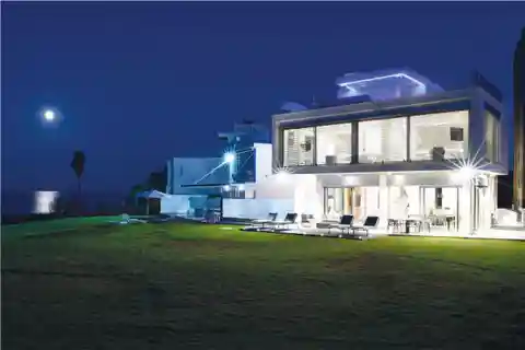 Exquisite Beachfront Villa in Protaras