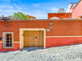 Casa De Los Espejos