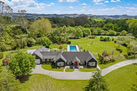 Luxury Estate with Pool, Tennis Court & Gardens